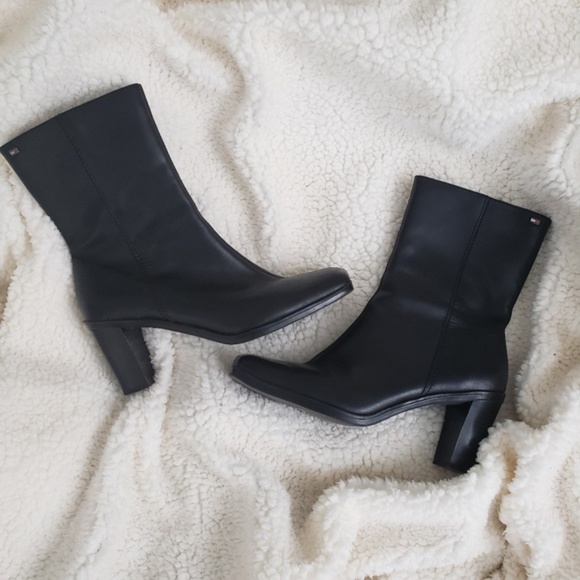 Tommy Hilfiger Shoes - 🎉Tommy Hilfiger black missy boots